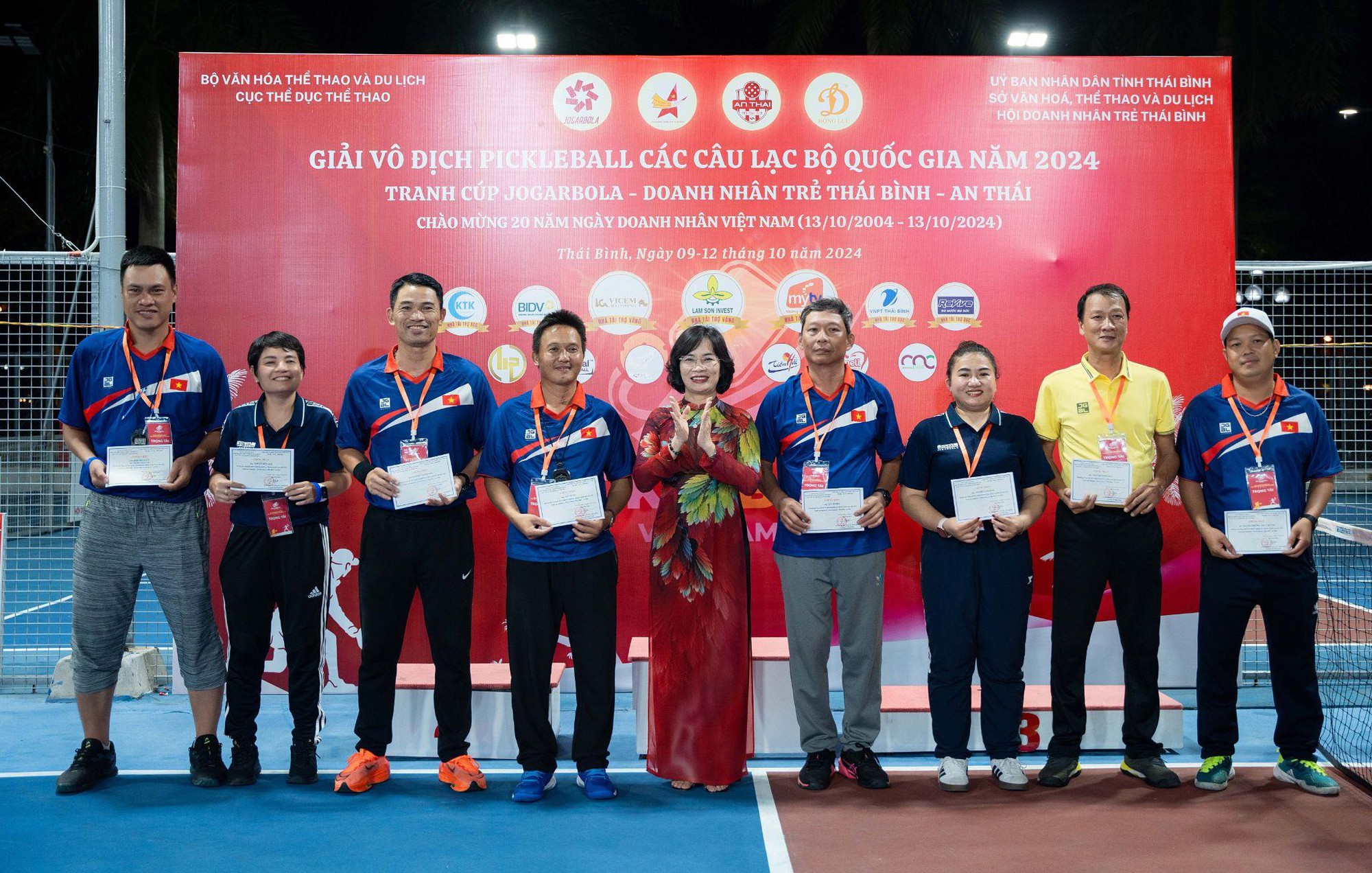 Tổng kết Giải vô địch Pickleball các CLB Quốc gia 2024: Dàn "trai xinh gái đẹp" lên đồ toả sáng - Ảnh 4.